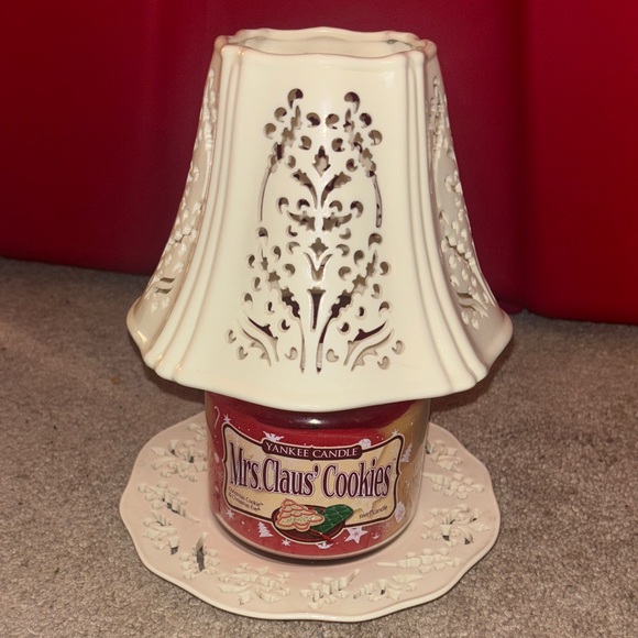 Yankee Candle Cream Carved Porcelain Candle Topper Set - Picture 3 of 7